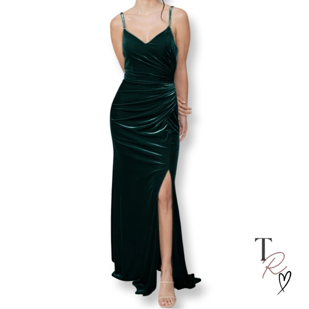 Revelry Rory Velvet Bridesmaid Long Gown Dress in Emerald Green Size 4